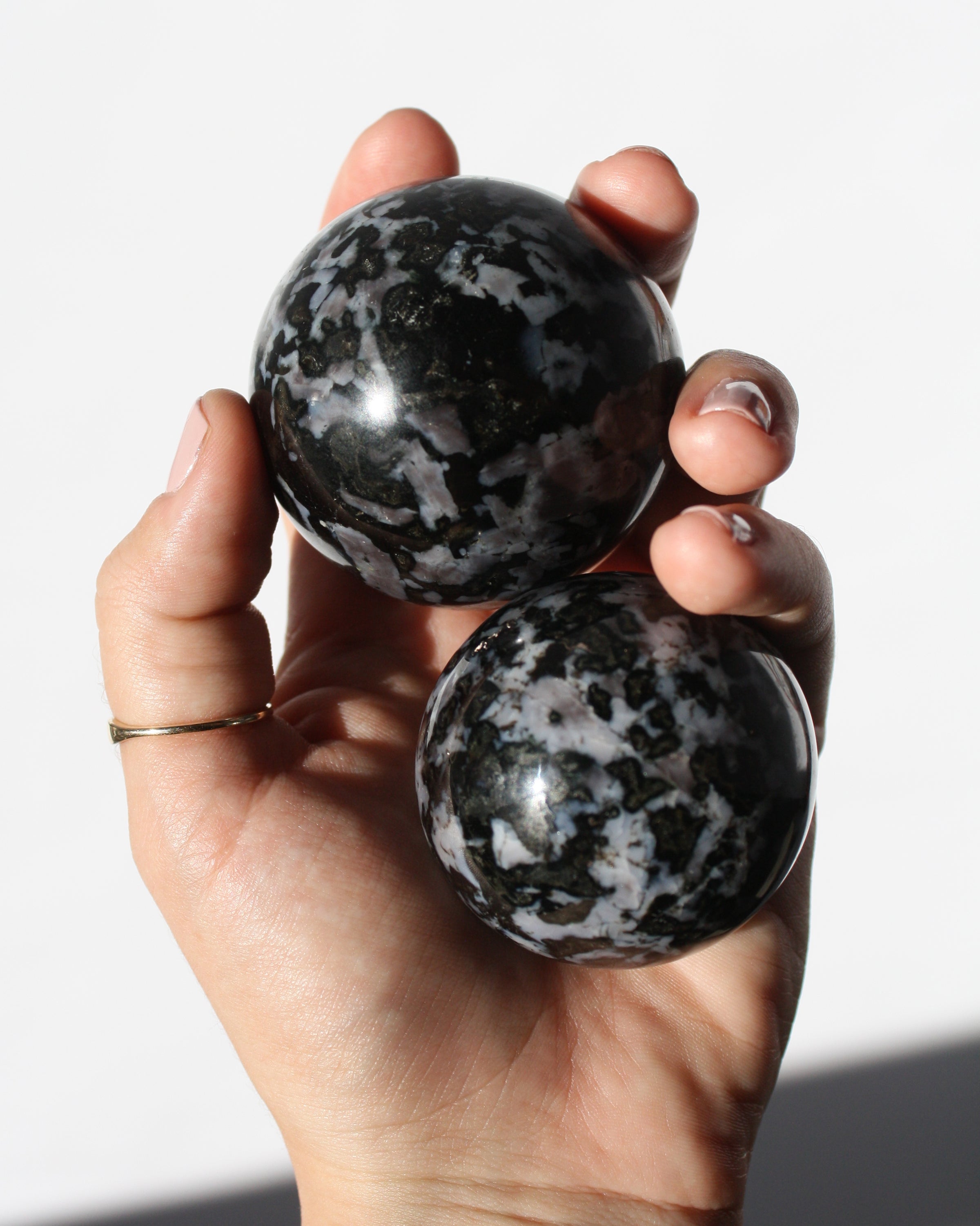 Outlets Merlinite (Indigo Gabbro) sphere